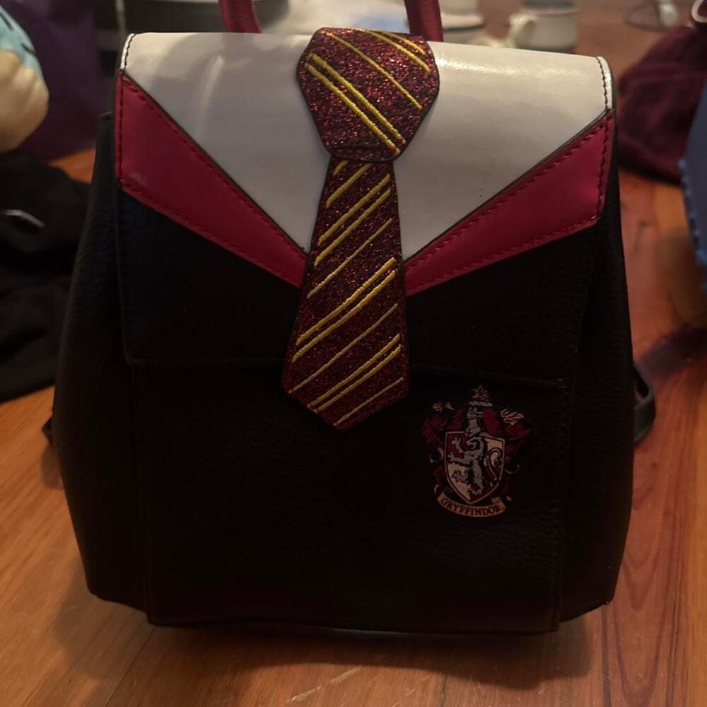 Danielle Nicole Harry Potter Gryffindor Backpack Purse Tie Crest